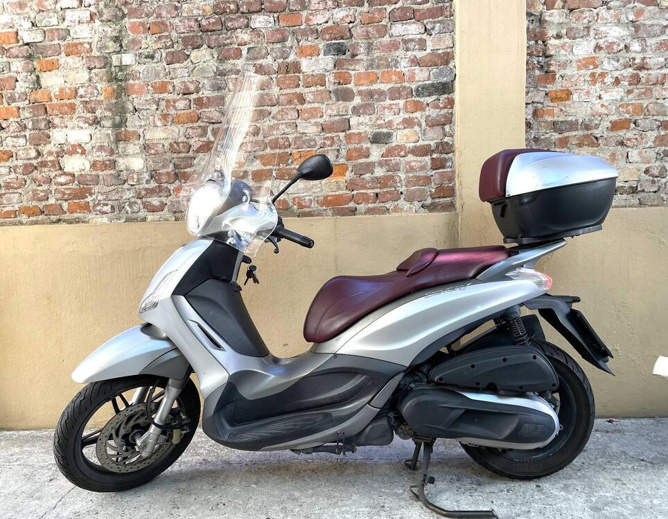 Piaggio Beverly 350 SportTouring ie ABS (2011 - 17) (3)