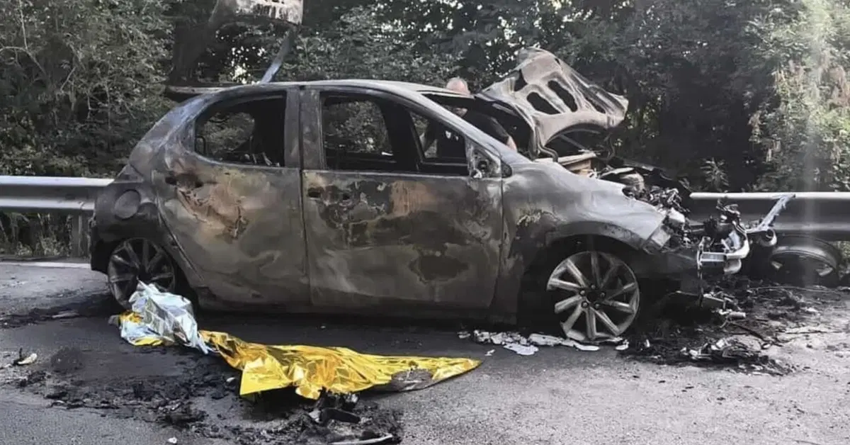 Bollengo, incidente frontale tra moto e auto: motociclista muore avvolto dalle fiamme