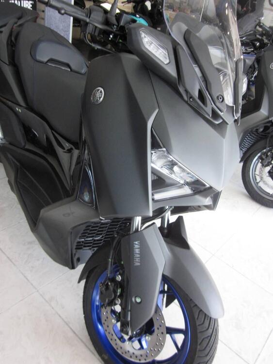 Yamaha X-Max 300 (2025)