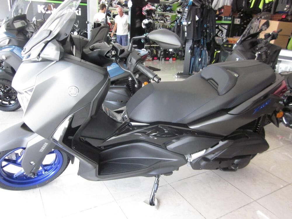 Yamaha X-Max 300 (2025) (2)
