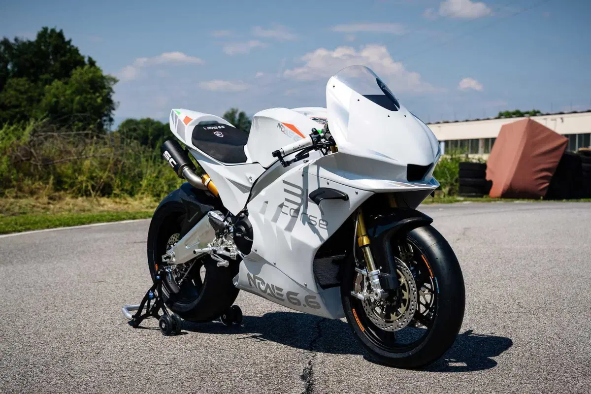 Noale 6.6 TEST: l'Aprilia RS 660 da 128 cv e 146 kg! La prova in pista [VIDEO E GALLERY] (5)