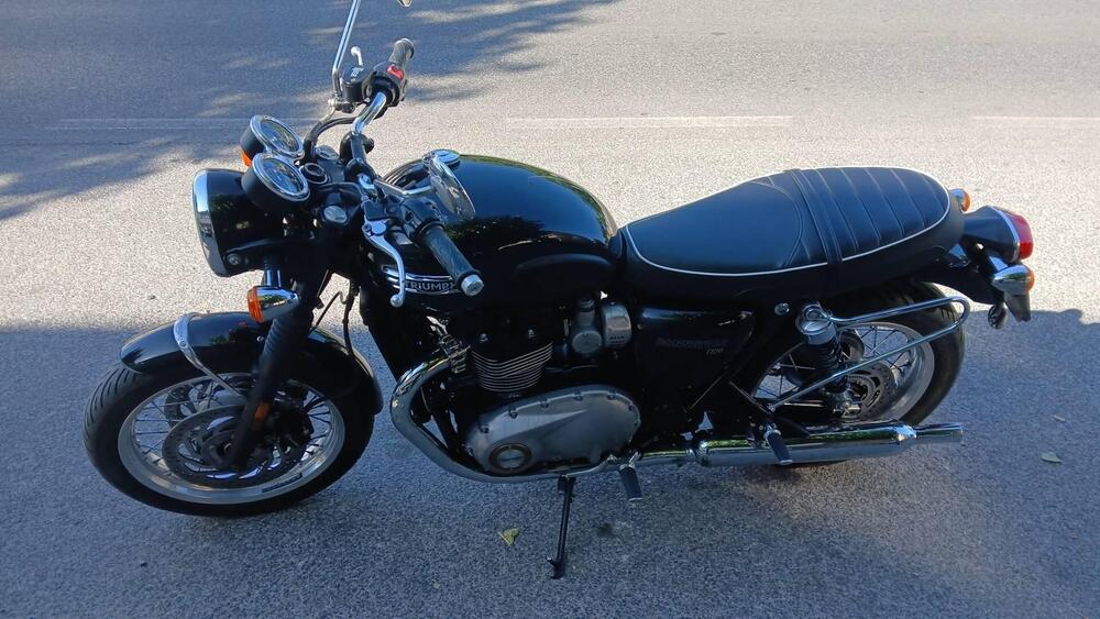 Triumph Bonneville T120 (2021 - 25) (2)