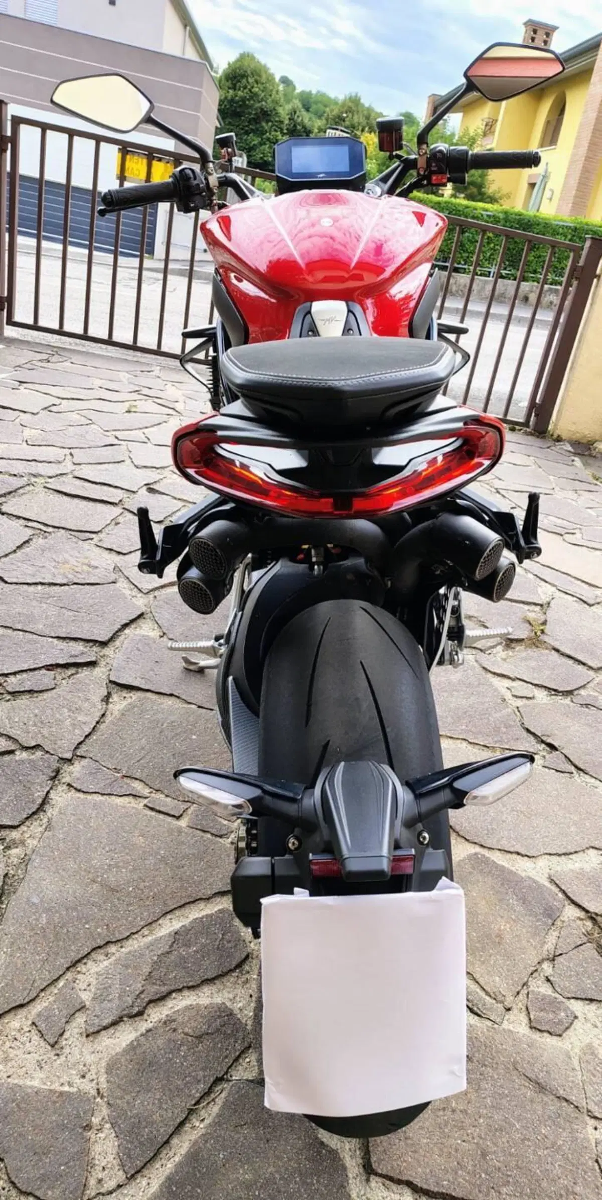 MV Agusta Brutale 1000 RS (2022 - 26) (4)