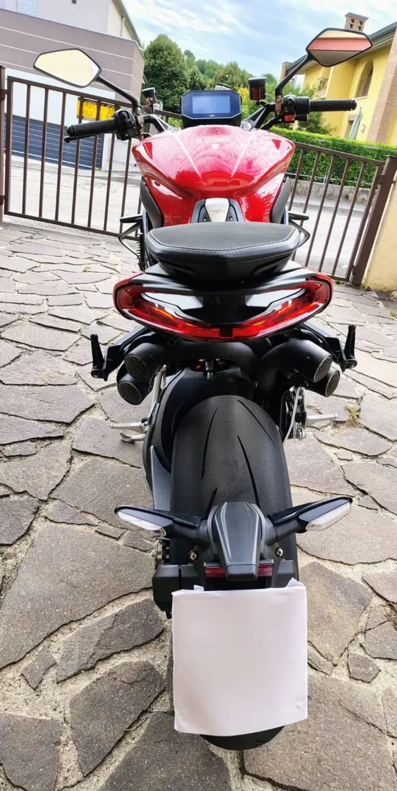 MV Agusta Brutale 1000 RS (2022 - 26) (4)