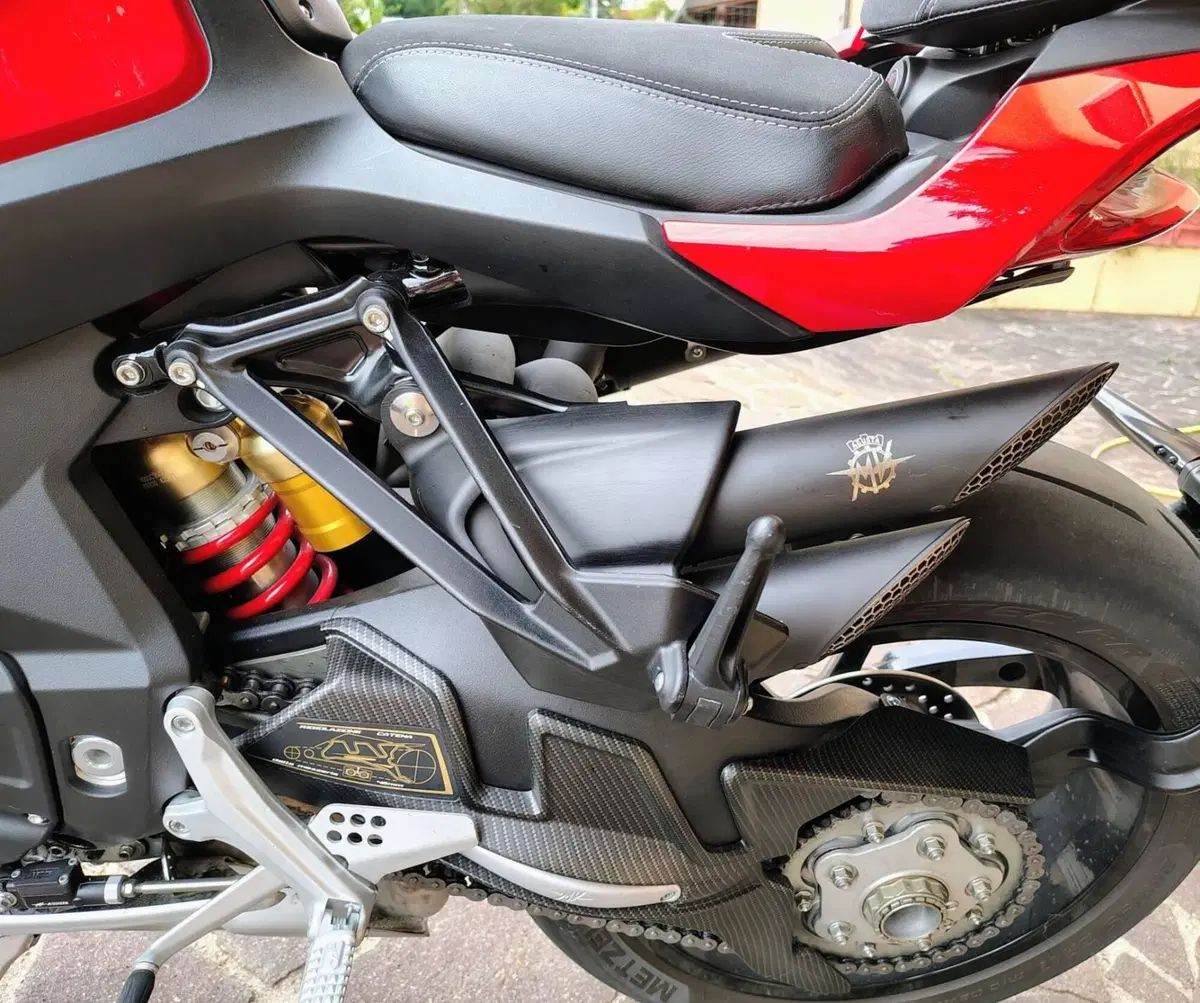 MV Agusta Brutale 1000 RS (2022 - 26) (5)