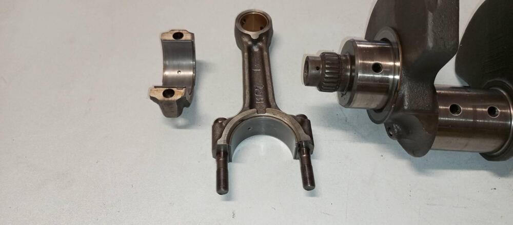 ALBERO MOTORE E BIELLE HONDA CX500 TURBO (3)
