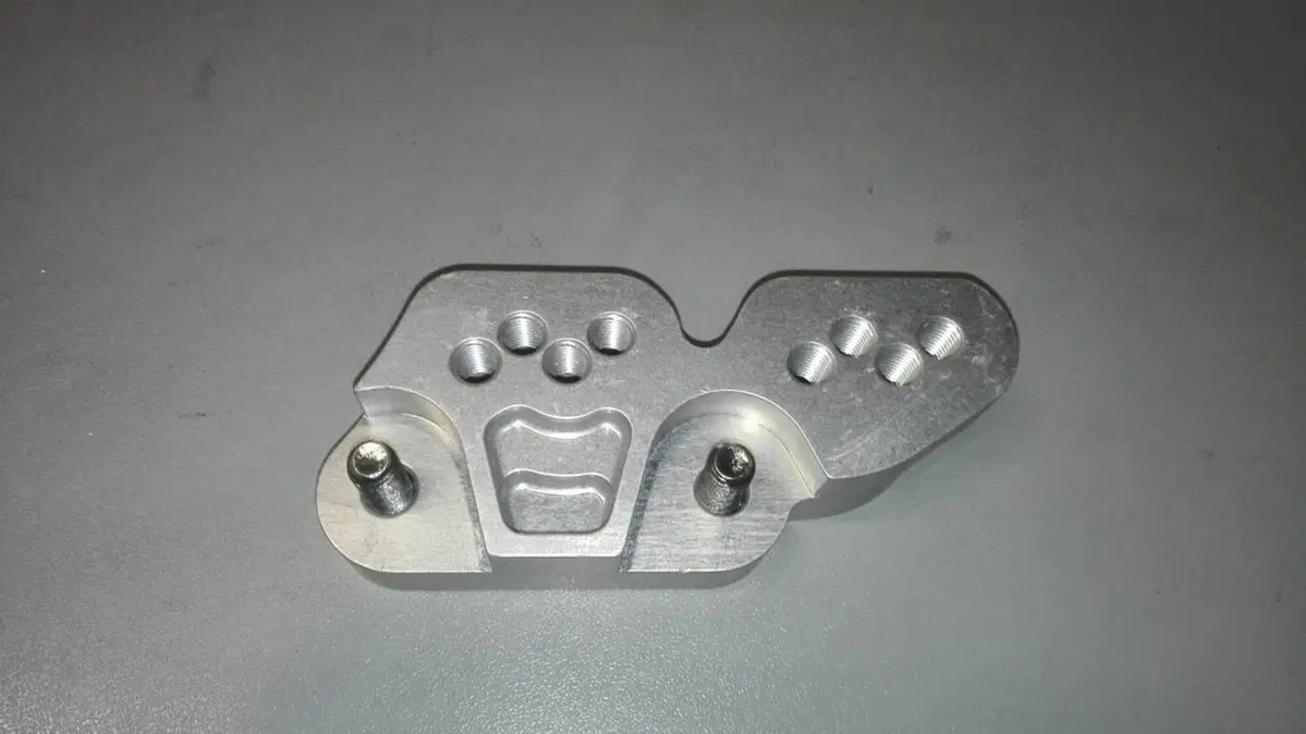 Arretratori pedane originali Suzuki Euro Racing (3)
