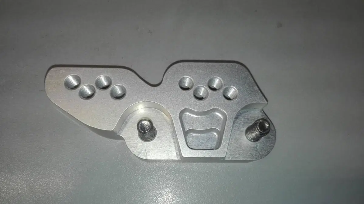 Arretratori pedane originali Suzuki Euro Racing (5)