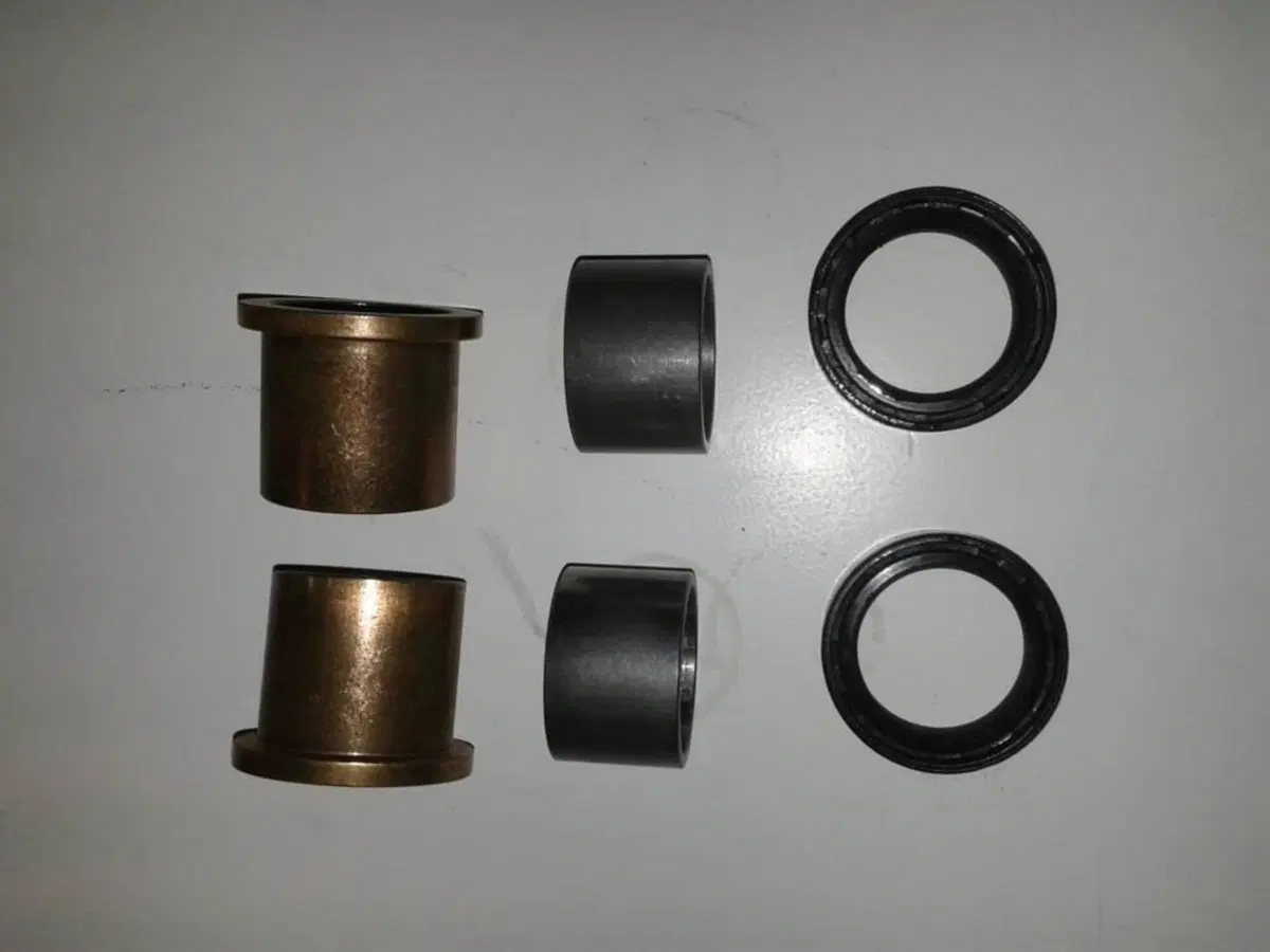 Boccole scorrimento Norton Commando (2)