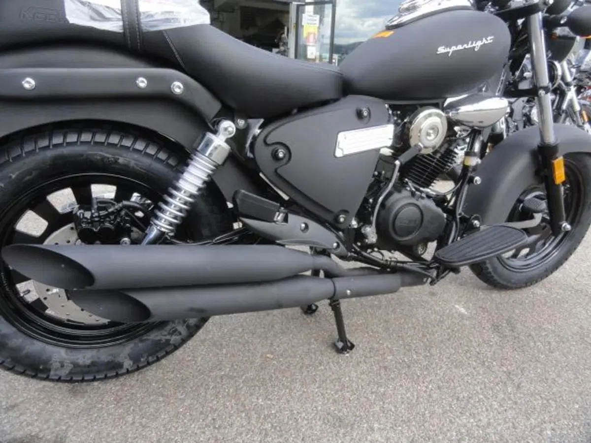 Keeway Motor Superlight 125 (2021 - 26) (11)