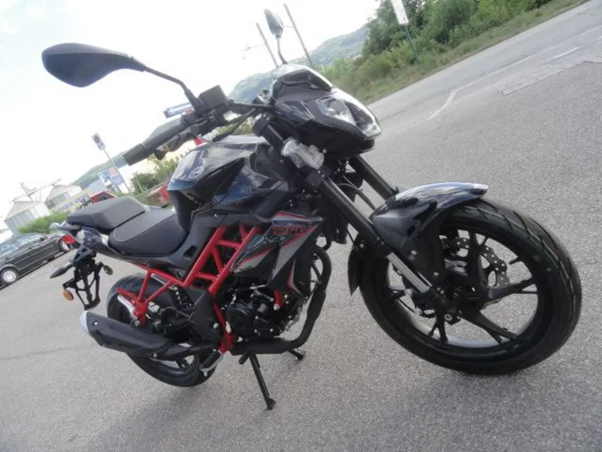 Benelli BN 125 (2026) (4)