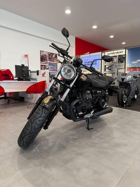 Moto Guzzi V9 Bobber (2016 - 18)