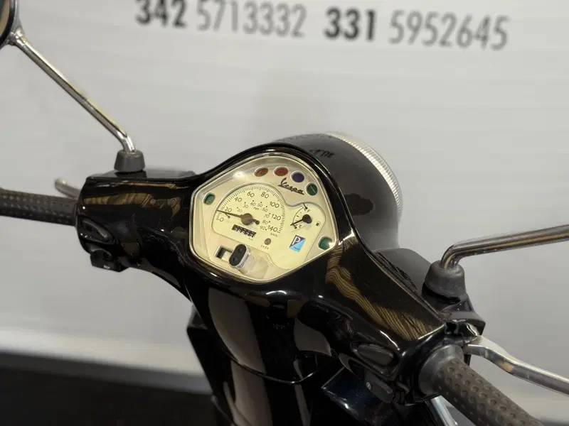 Piaggio Vespa 150 PX MA a.e. (13)