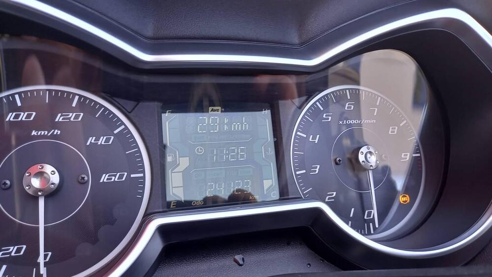 Yamaha X-Max 300 Iron Max (2019 - 20) (4)