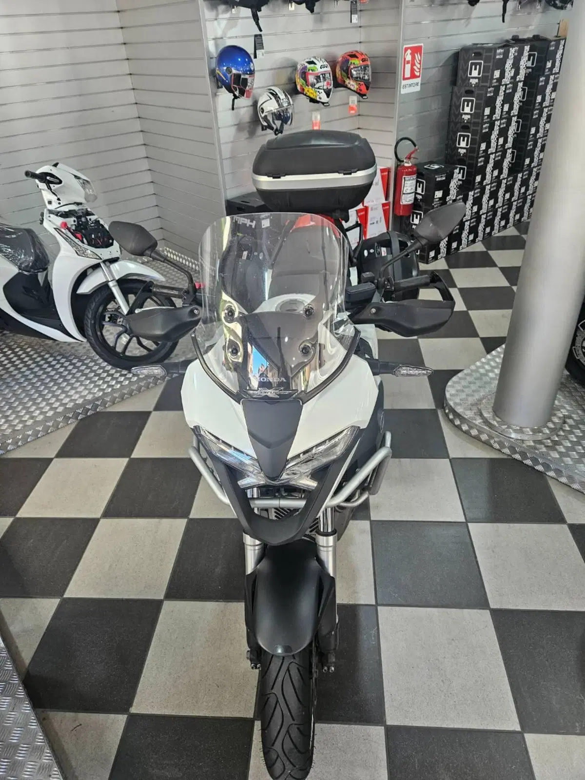 Honda Crossrunner (2017 - 20) (3)