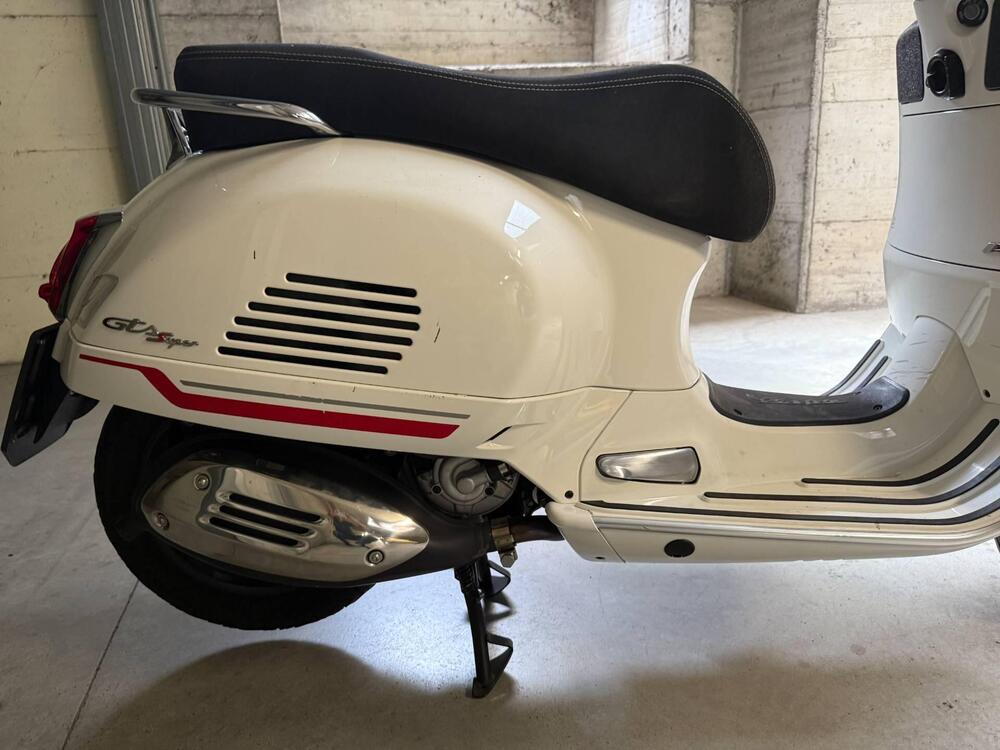 Vespa GTS 300 Super Hpe (2021 - 22) (2)