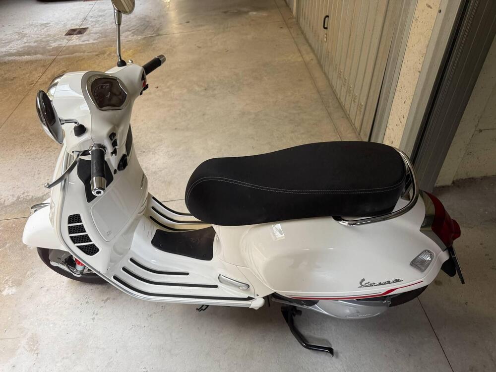 Vespa GTS 300 Super Hpe (2021 - 22) (3)