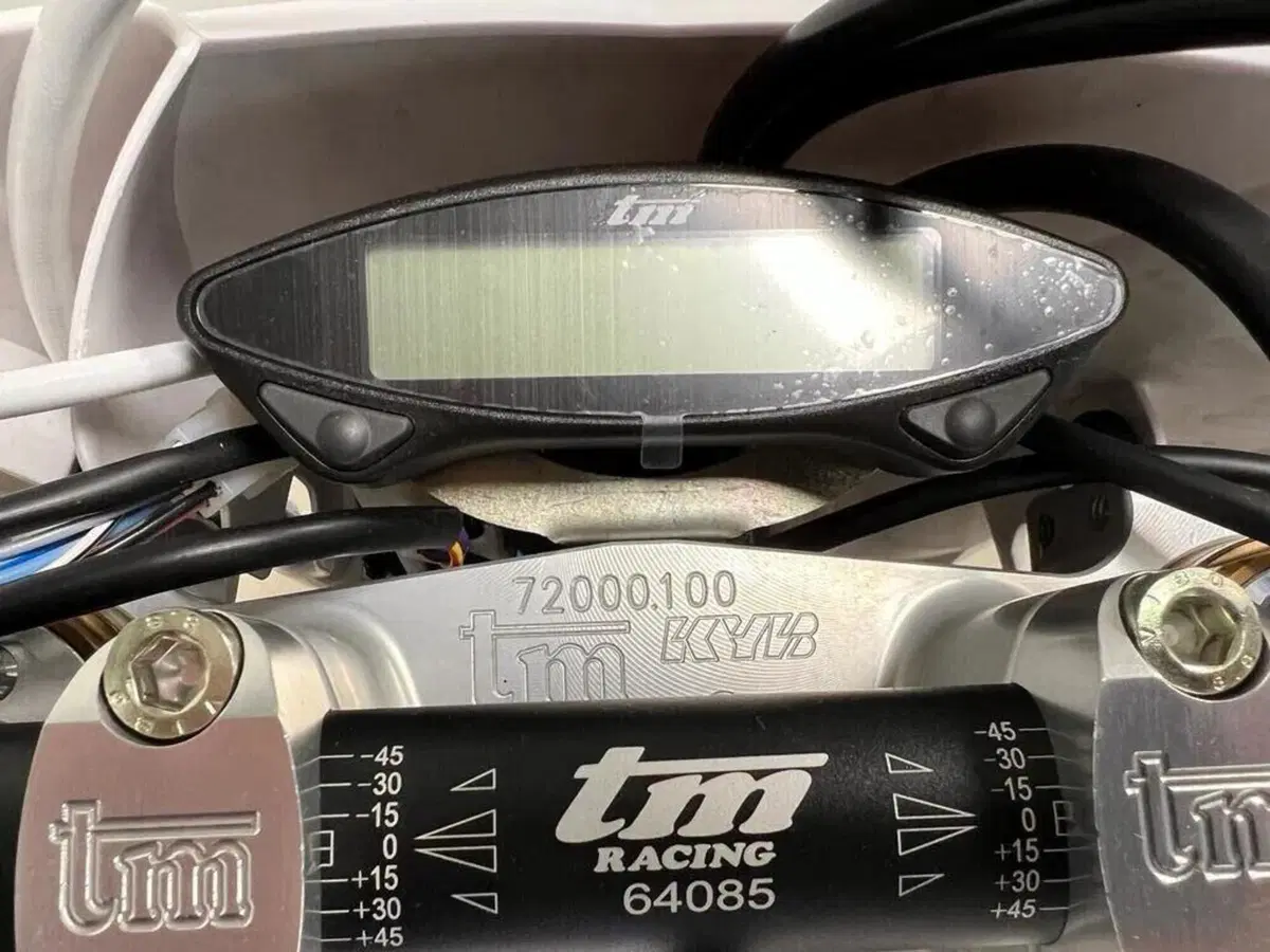 Tm Moto EN 300 ES Fi 4T TM Corse (2026) (7)