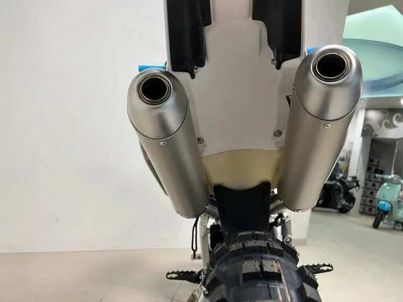 Tm Moto EN 300 ES Fi 4T TM Corse (2026) (14)