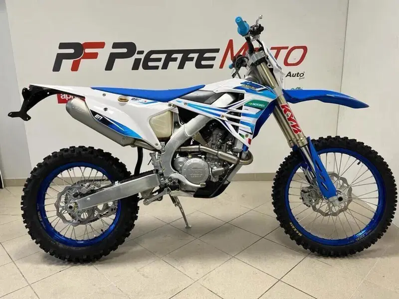 Tm Moto EN 250 ES Fi 4T TM Corse (2026) (5)