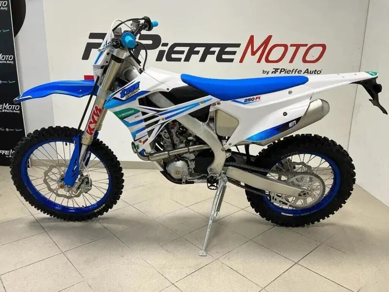 Tm Moto EN 250 ES Fi 4T TM Corse (2026) (2)