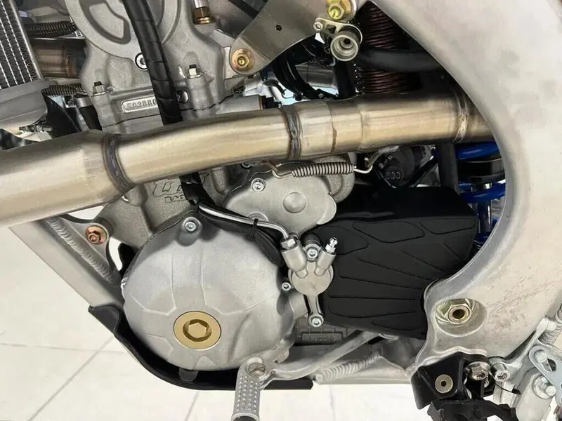 Tm Moto EN 300 ES Fi 4T (2023) (10)