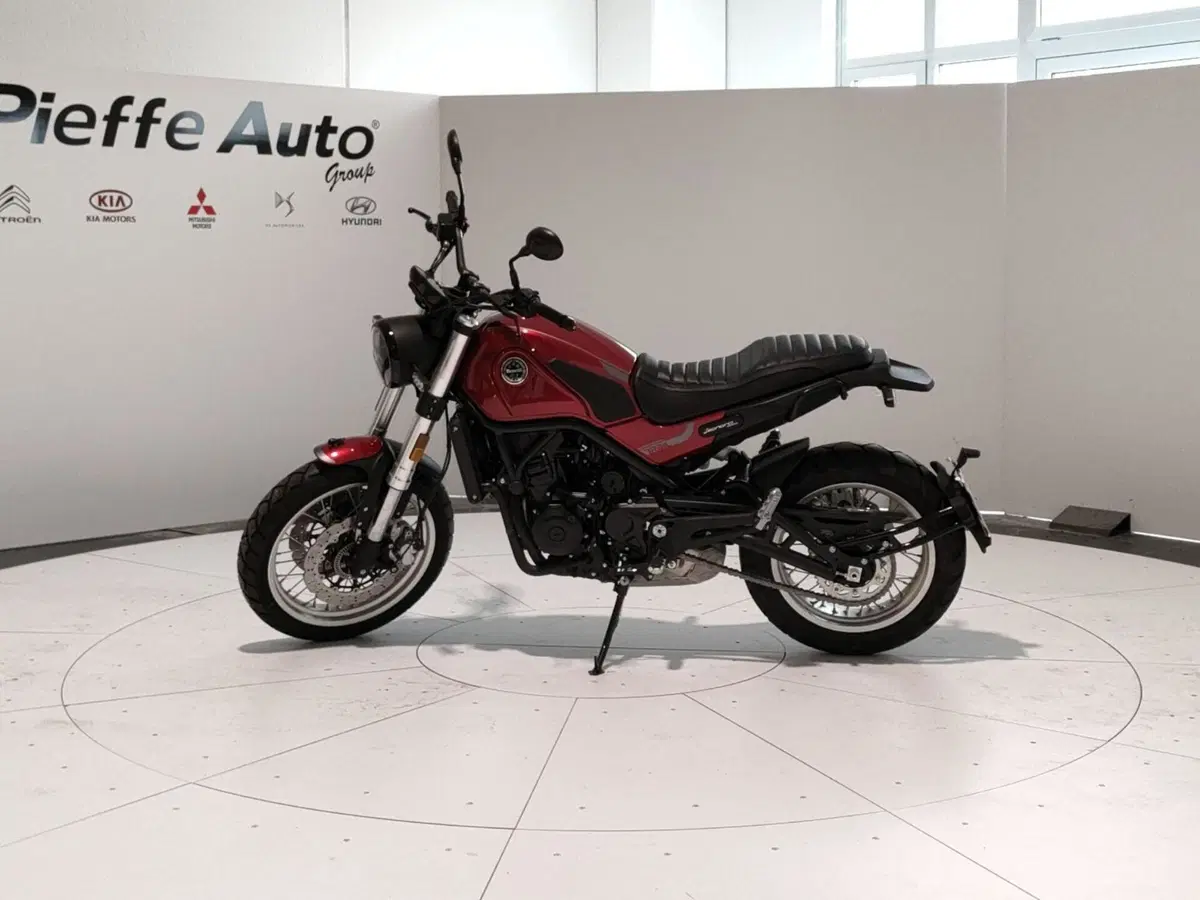 Benelli Leoncino 500 Trail (2021 - 26) (2)