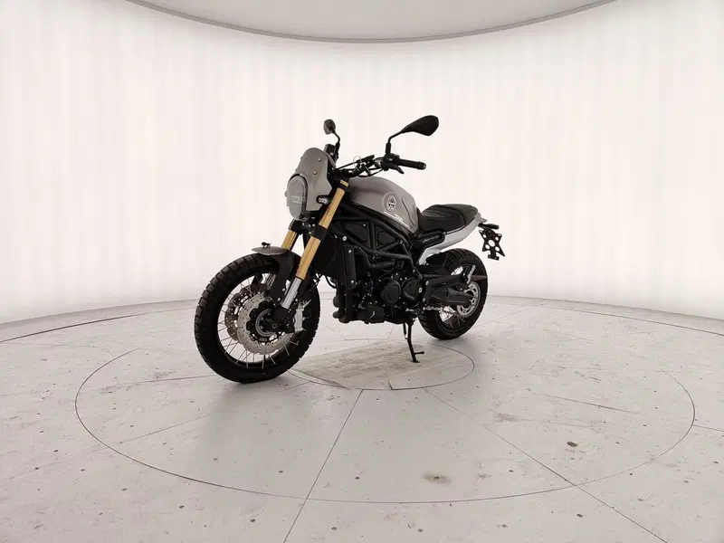 Benelli Leoncino 800 Trail (2022 - 26)