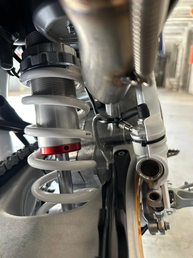 Husqvarna FE 450 Heritage (2025) (5)