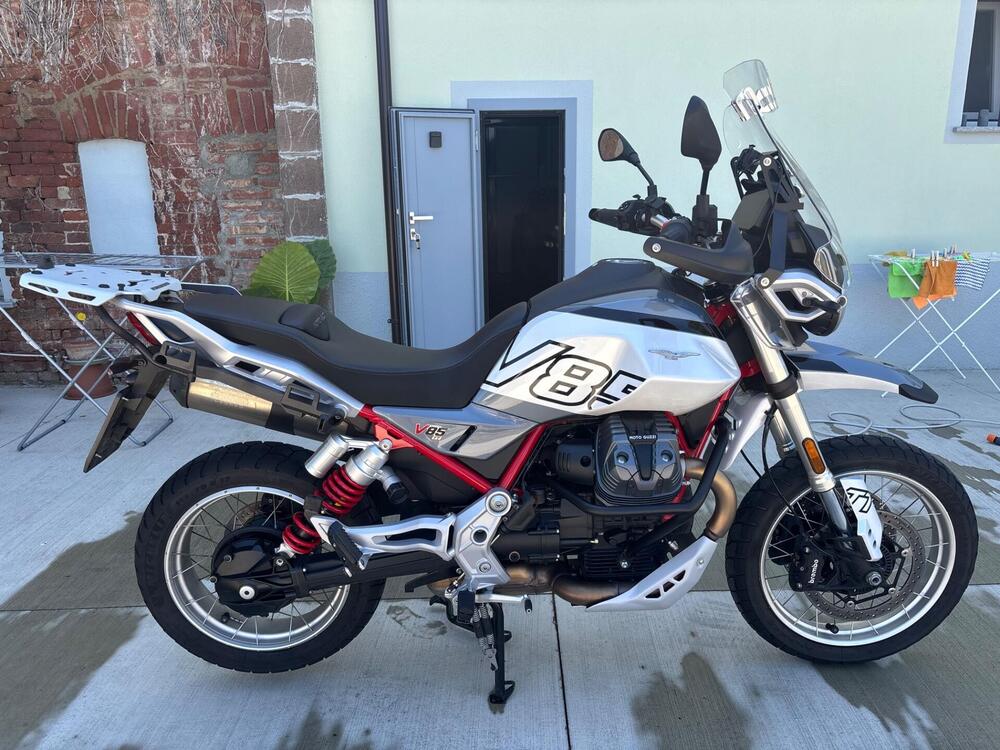 Moto Guzzi V85 TT (2024 - 25) (3)