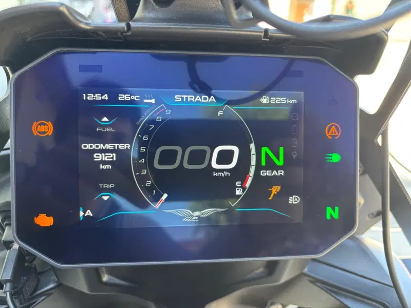 Moto Guzzi V85 TT (2024 - 26) (4)