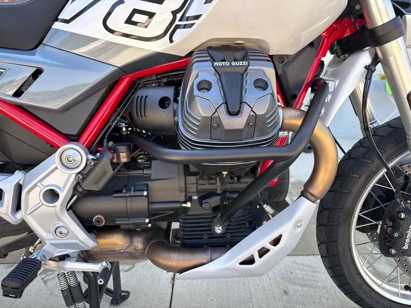 Moto Guzzi V85 TT (2024 - 26) (6)