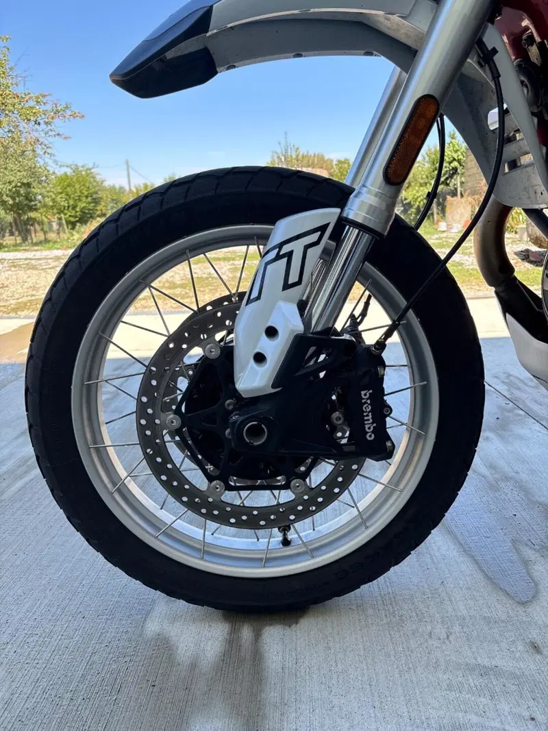 Moto Guzzi V85 TT (2024 - 26) (8)