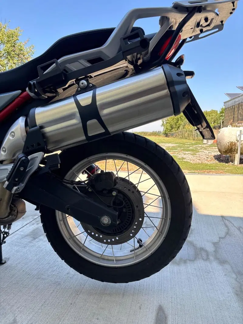 Moto Guzzi V85 TT (2024 - 26) (11)
