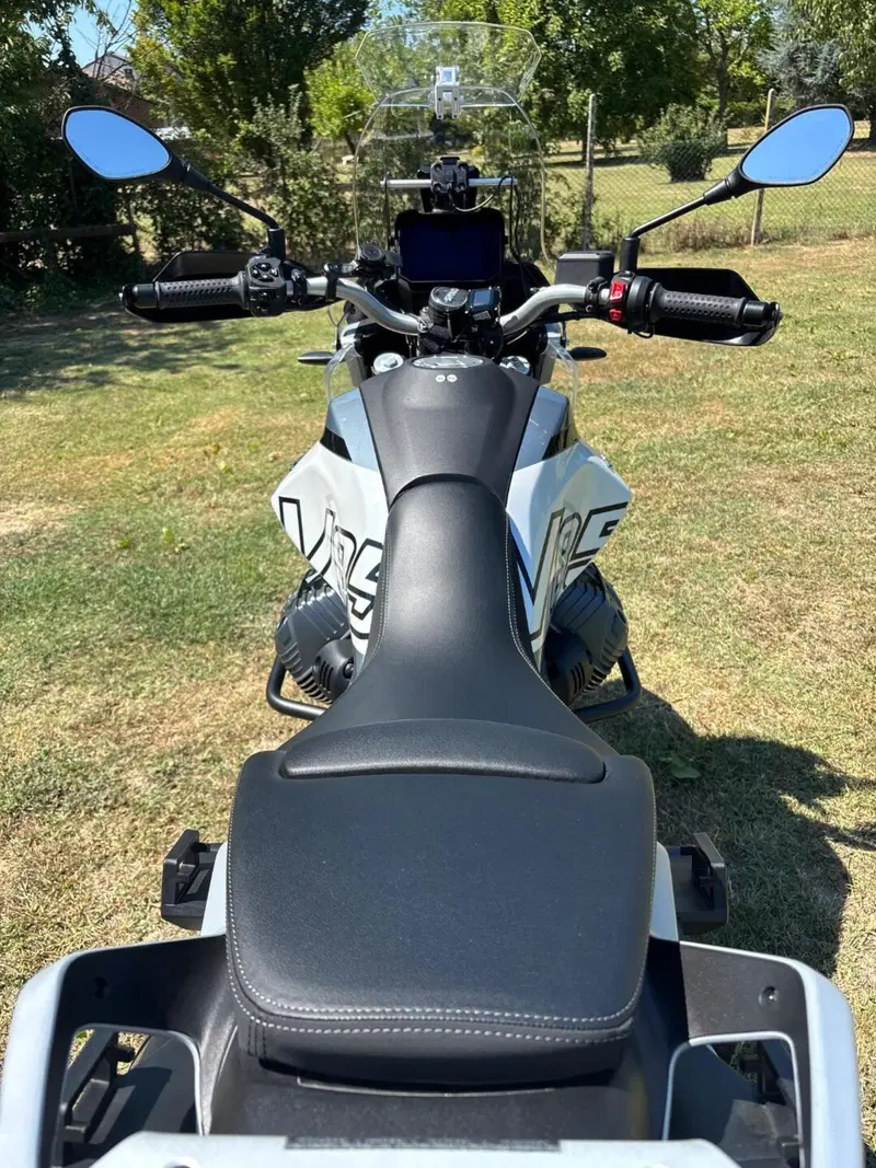 Moto Guzzi V85 TT (2024 - 26) (12)