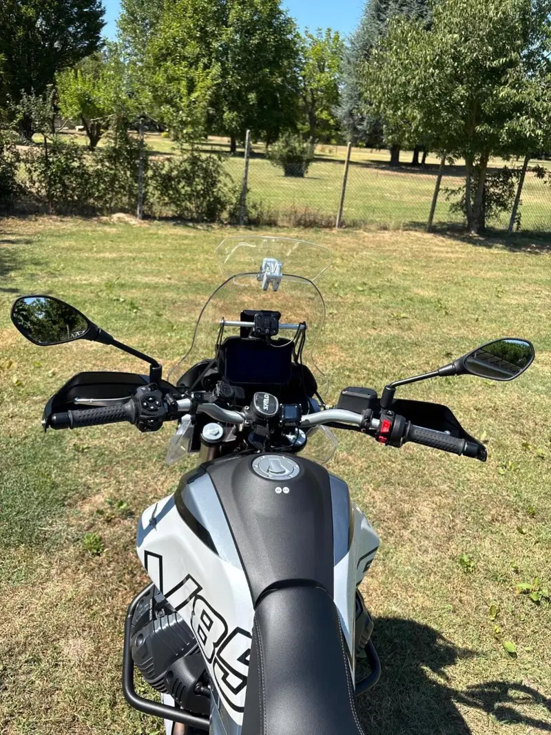 Moto Guzzi V85 TT (2024 - 26) (13)