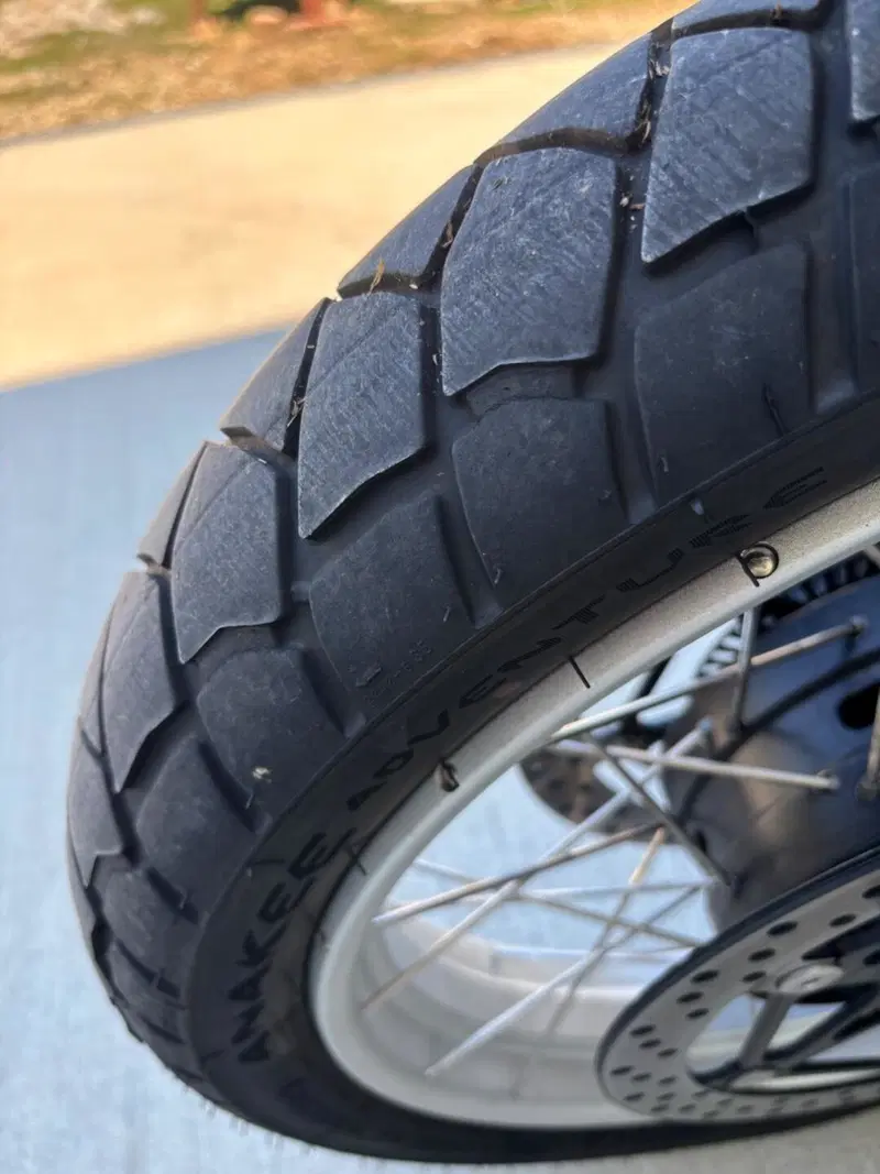 Moto Guzzi V85 TT (2024 - 26) (15)