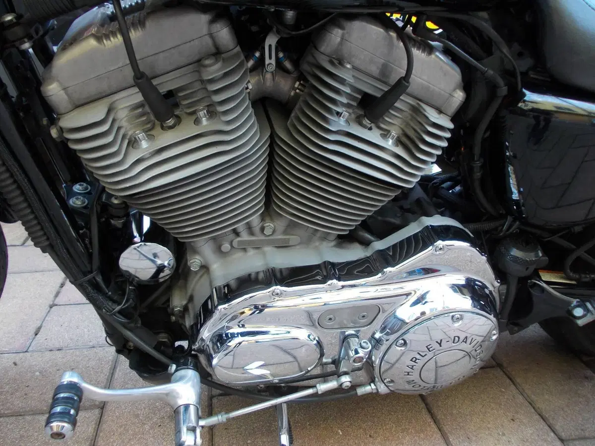 Harley-Davidson 883 (2006 - 07) - XL (2)