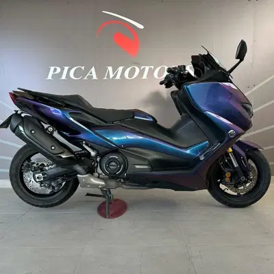 Yamaha T-Max 560 Tech Max (2021) usata
