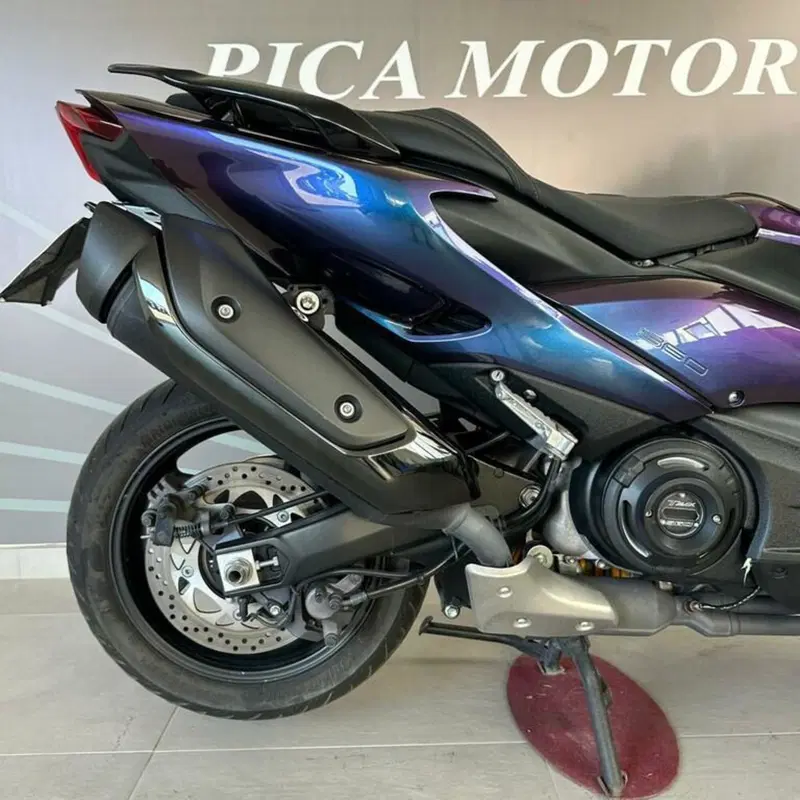 Yamaha T-Max 560 Tech Max (2021) (2)