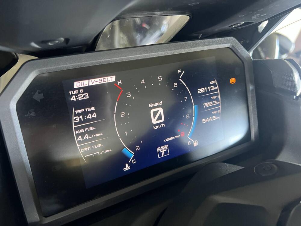 Yamaha T-Max 560 (2022 - 24) (5)