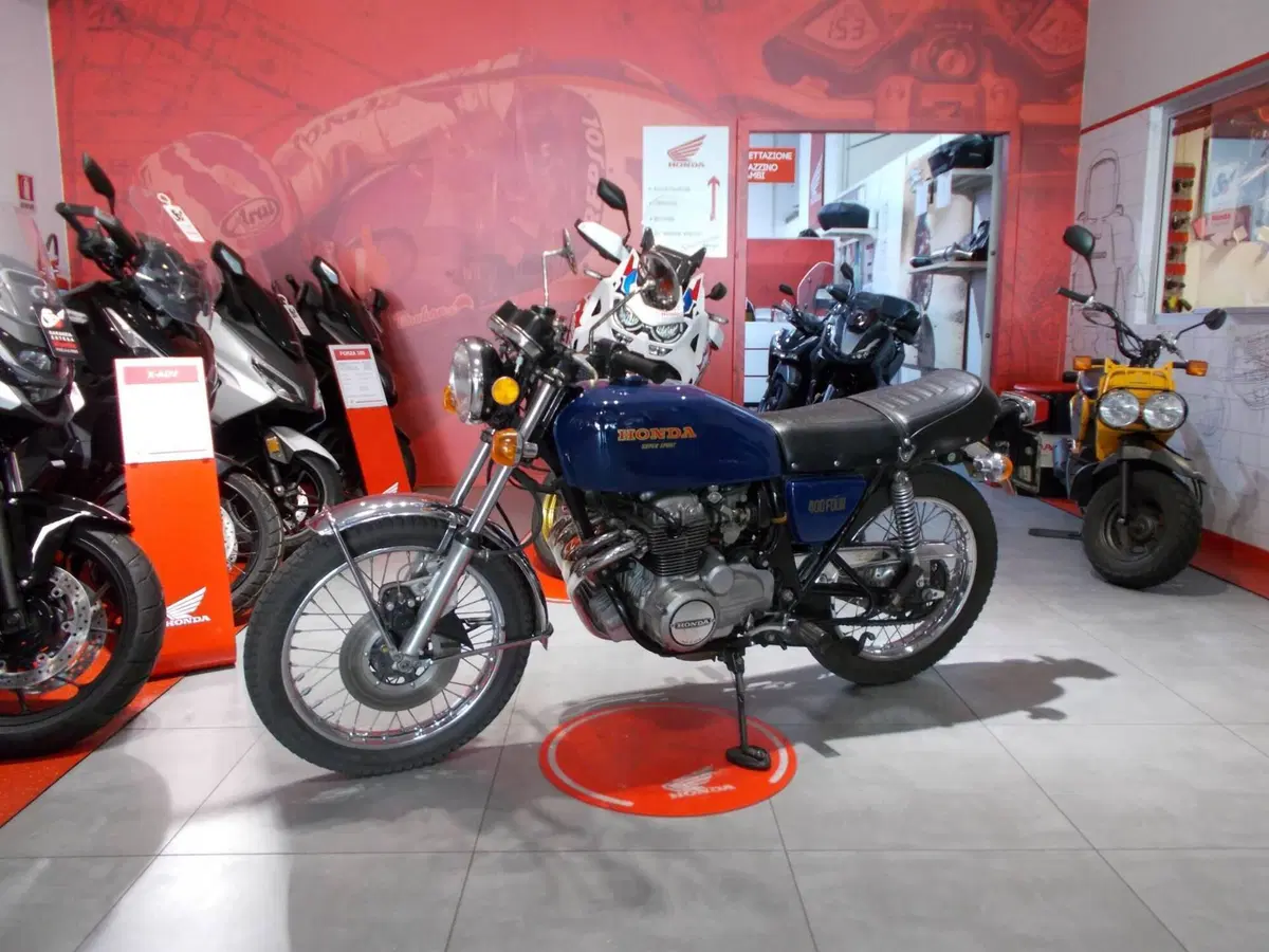 Honda CB 400 Super Sport