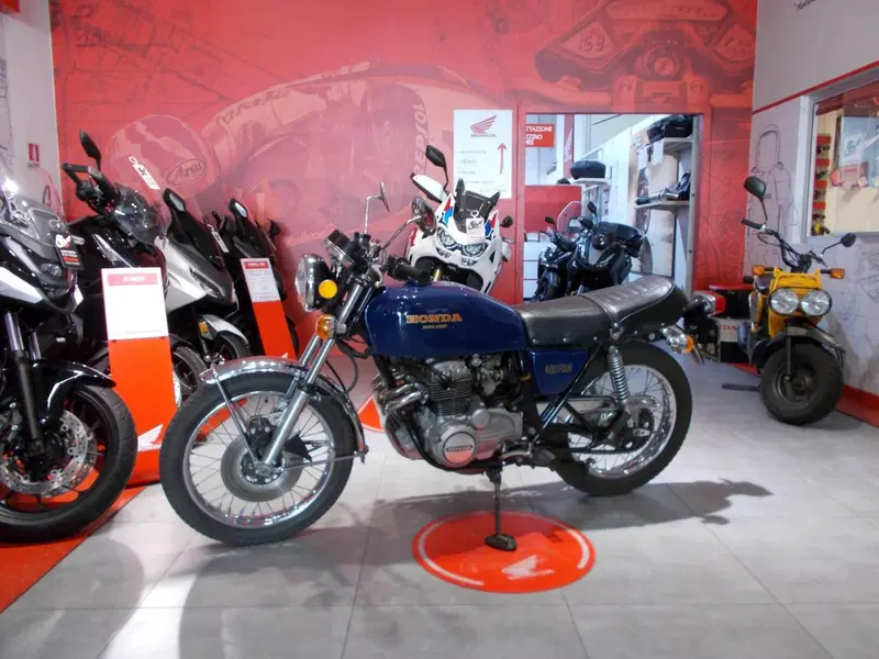 Honda CB 400 Super Sport (3)