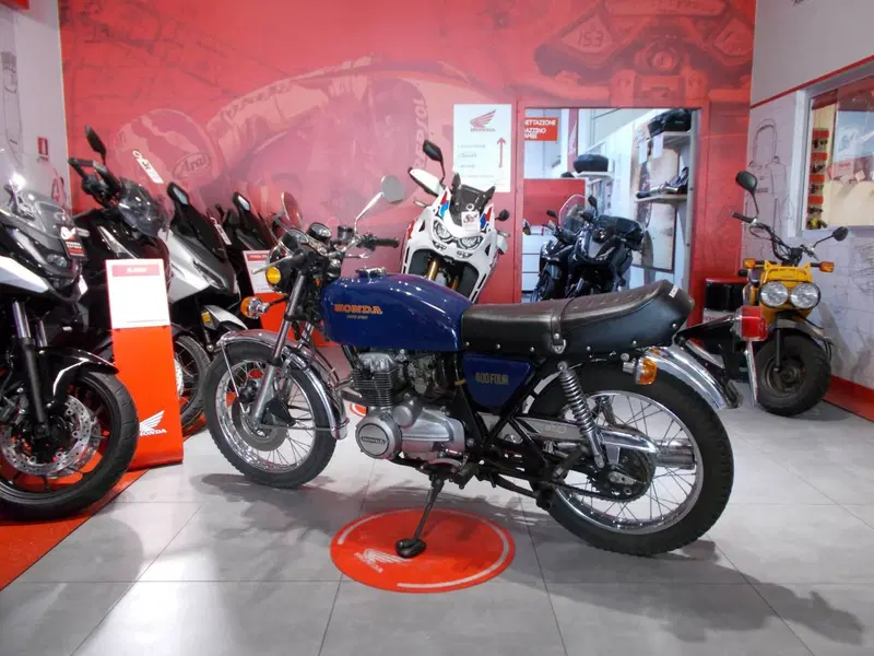 Honda CB 400 Super Sport (5)