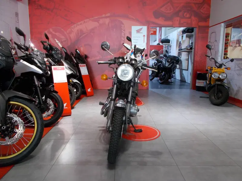 Honda CB 400 Super Sport (8)