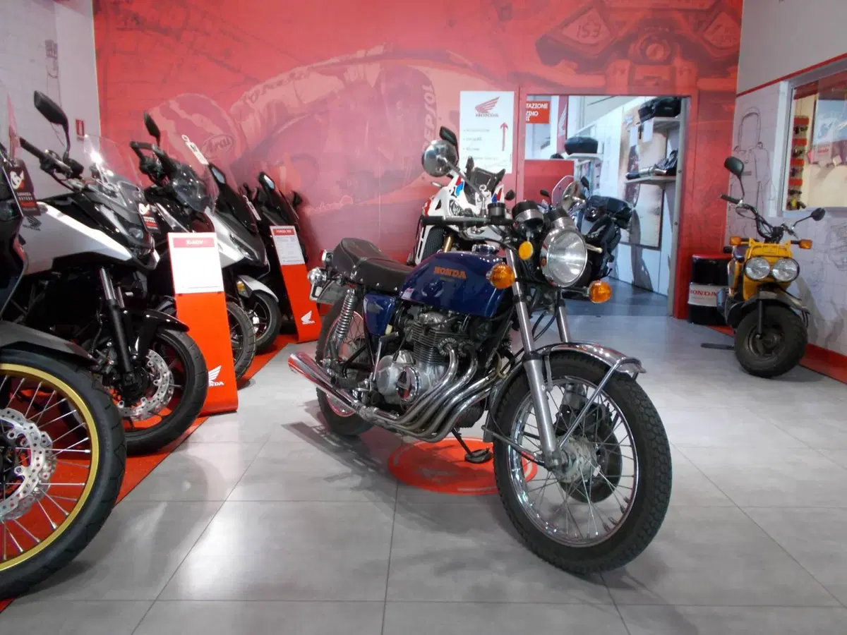 Honda CB 400 Super Sport (9)