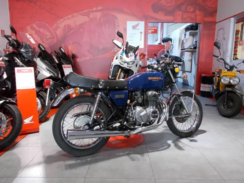 Honda CB 400 Super Sport (12)