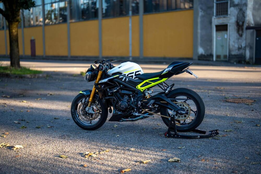 Triumph Street Triple 765 Moto2 Edition (2023 - 24) (2)