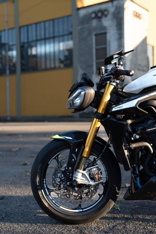 Triumph Street Triple 765 Moto2 Edition (2023 - 24) (4)
