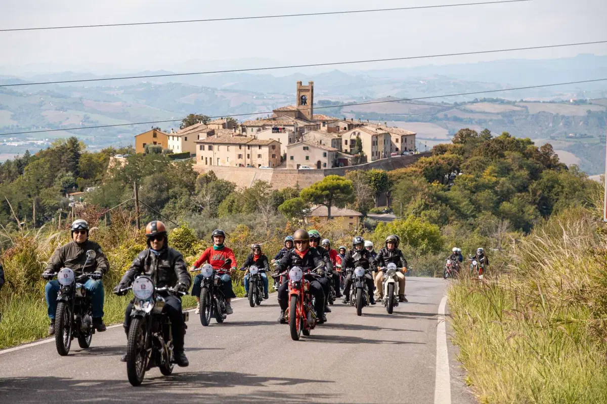 Benelli Week 2025 a Pesaro: una settimana in sella alla leggenda di Mike “The Bike” Hailwood (3)